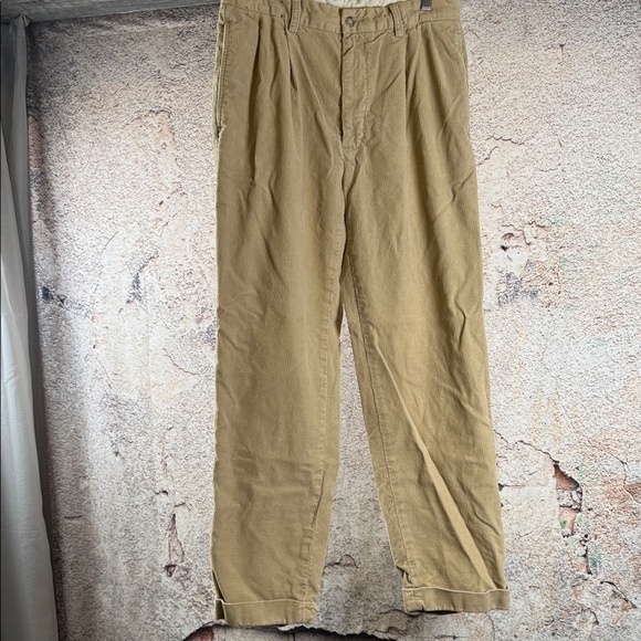 Ralph Lauren Men's Khaki corduroy Chinos size 32/30. A660